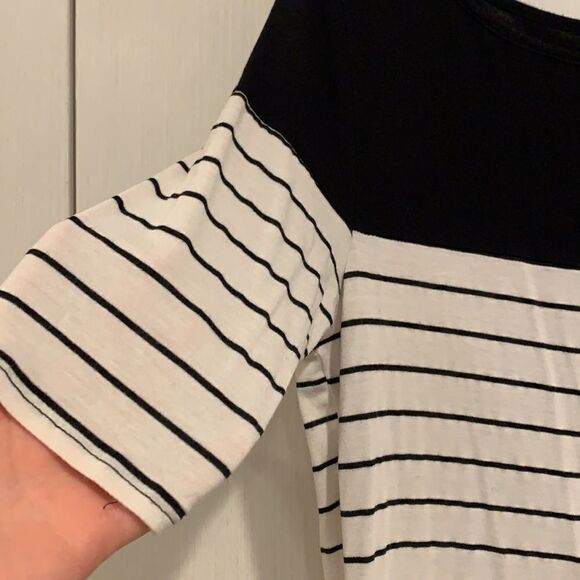 Black and white blouse - Picture 3 of 5